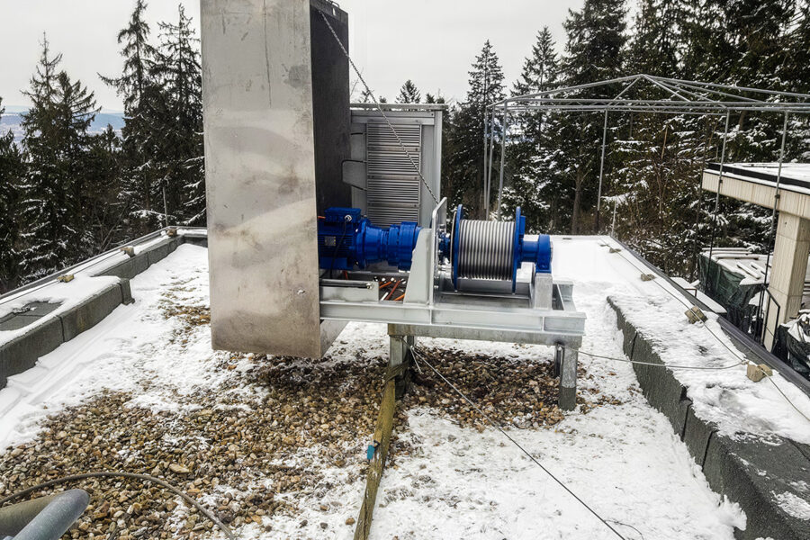 Anwendung Elektroseilwinde SB-E 306 mit Edelstahlhaube