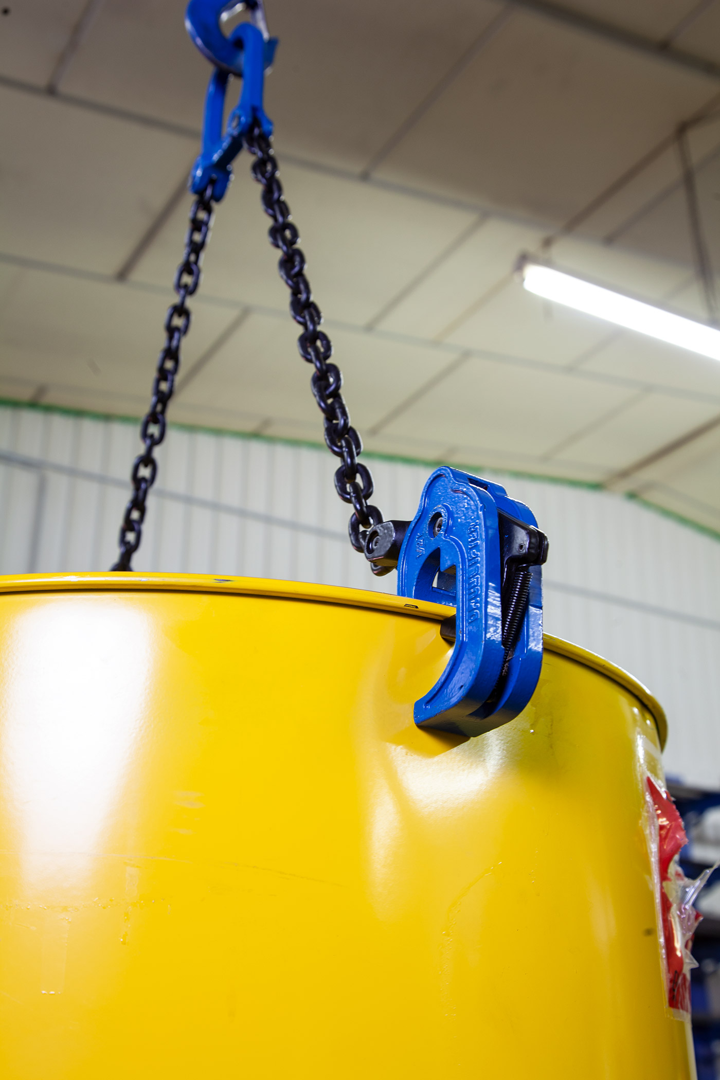 Anwendungsbild Fasshebeklemme DL Detailaufnahme 3