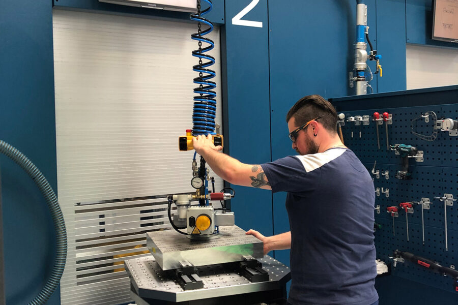 Anwendungsbild 1 Elektrokettenzug PEH-KH-Lift