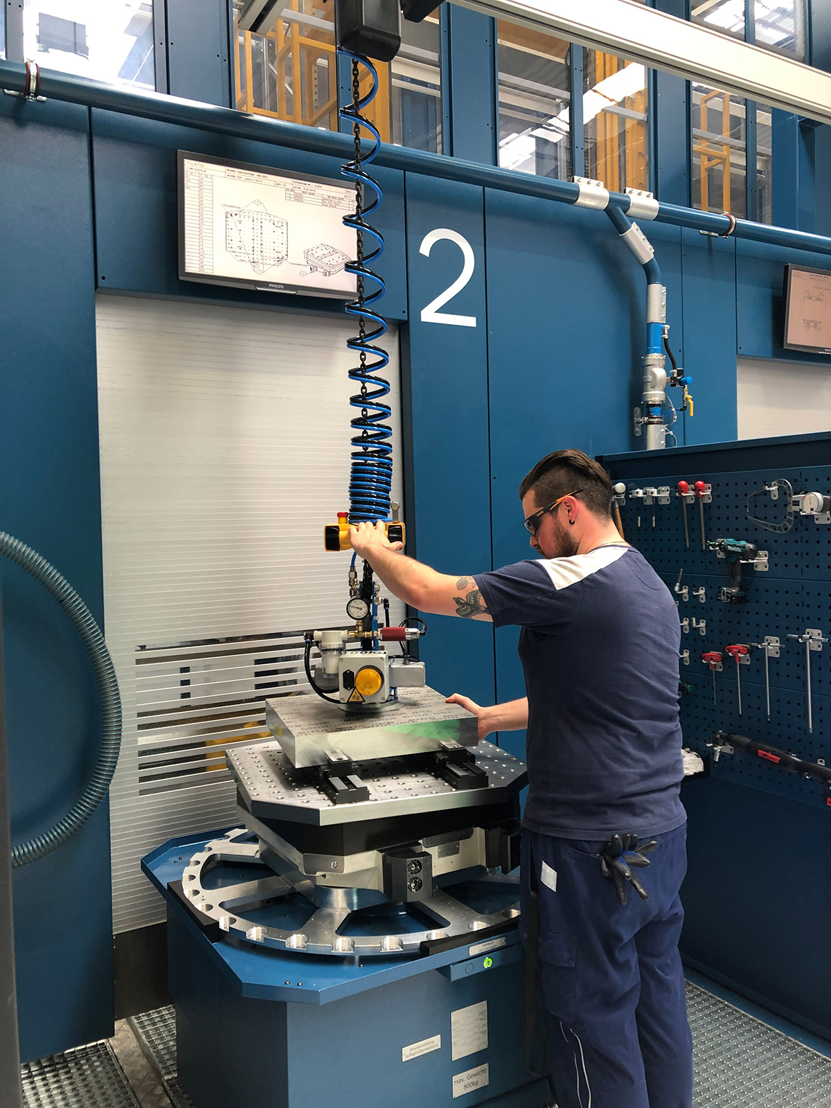 Anwendungsbild 1 Elektrokettenzug PEH-KH-Lift