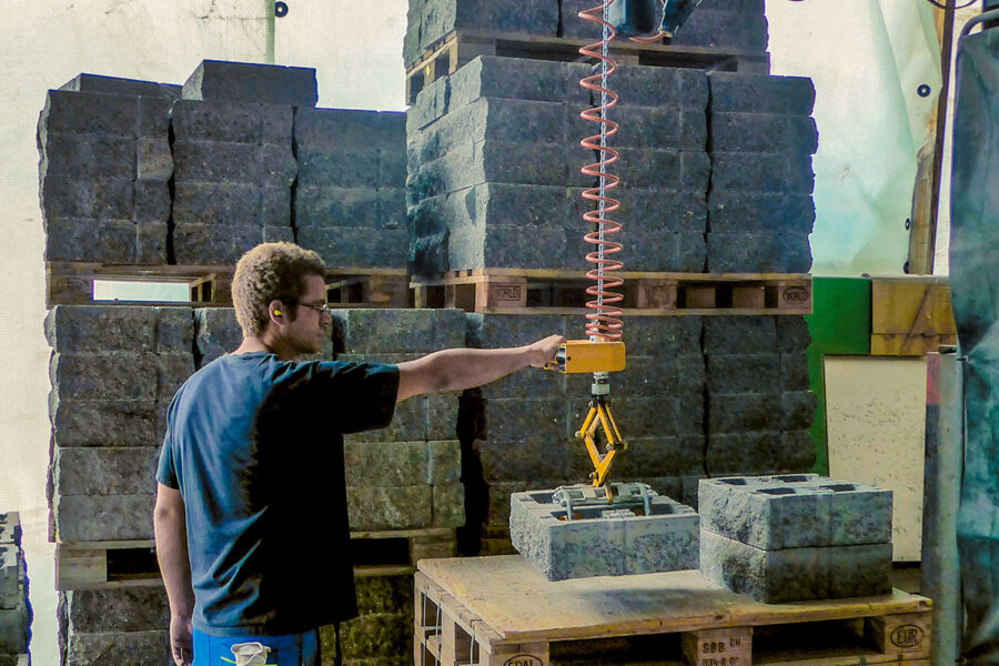 Anwendungsbild 2 Elektrokettenzug PEH-KH-Lift