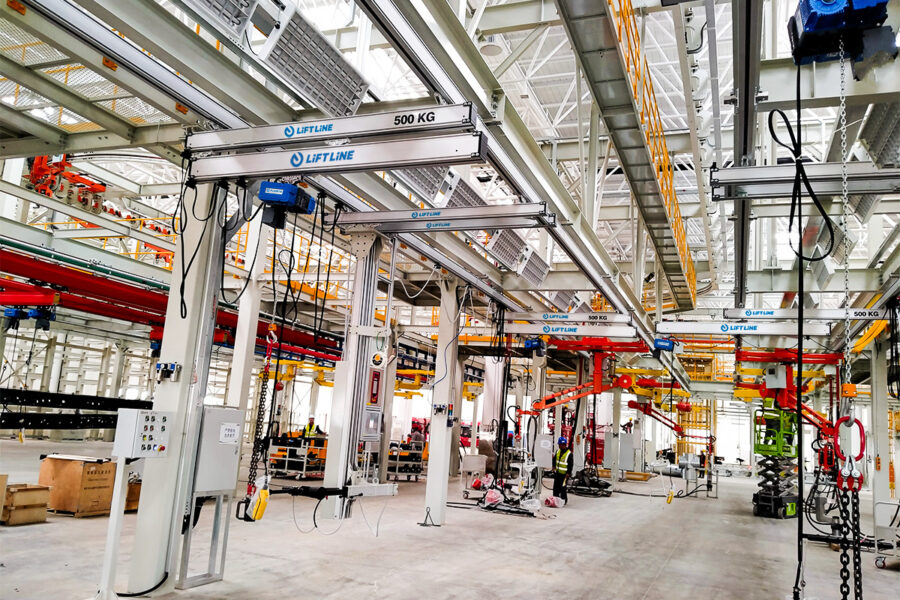 Anwendungsbild 12 Elektrokettenzug PITCH PF mit Alu-Leichtkransystem LiFT LiNE