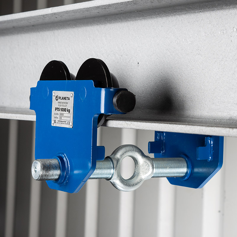 Handfahrwerk PTS mit 1.000 kg Tragfähigkeit mit Hintergrund