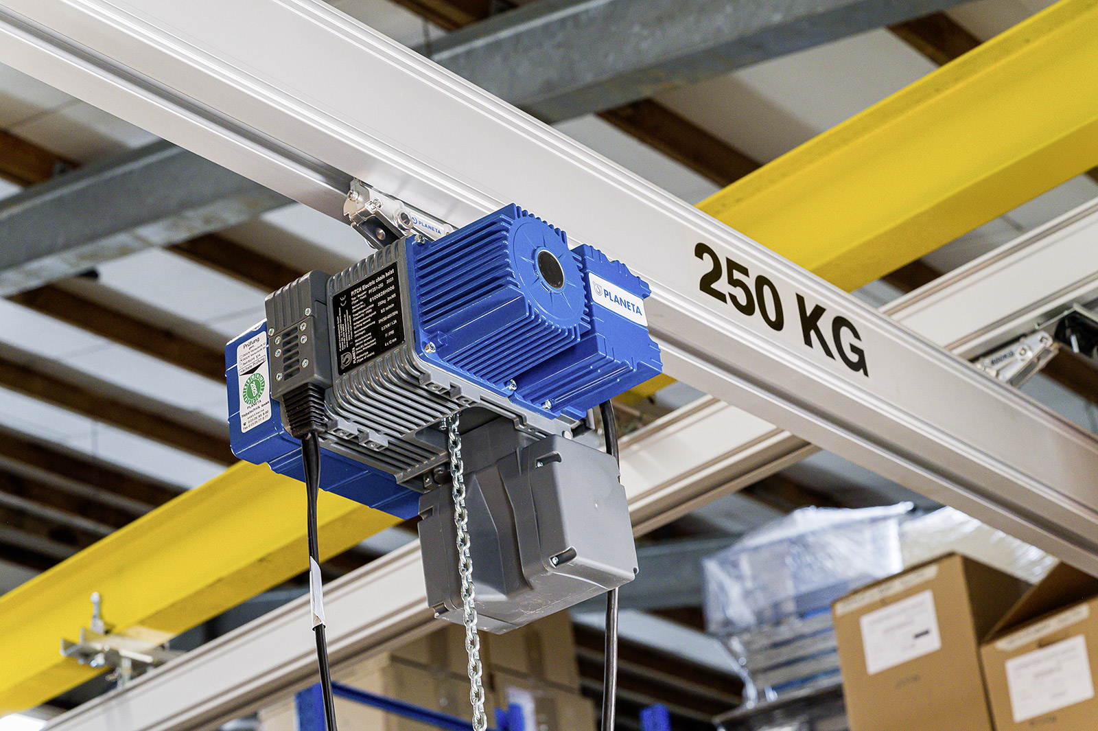 Anwendung LiFT LiNE Alu-Leichtkransystem mit PITCH-Elektrokettenzug PITCH Bild 4