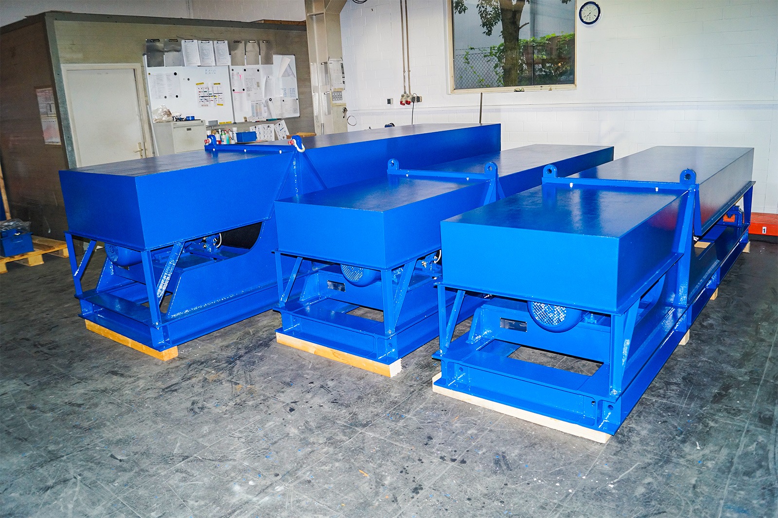 PHW-E 310 & 311 Electric Rope Winches with Covers